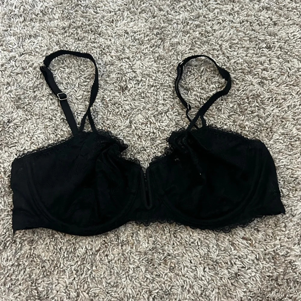 Black lace bra